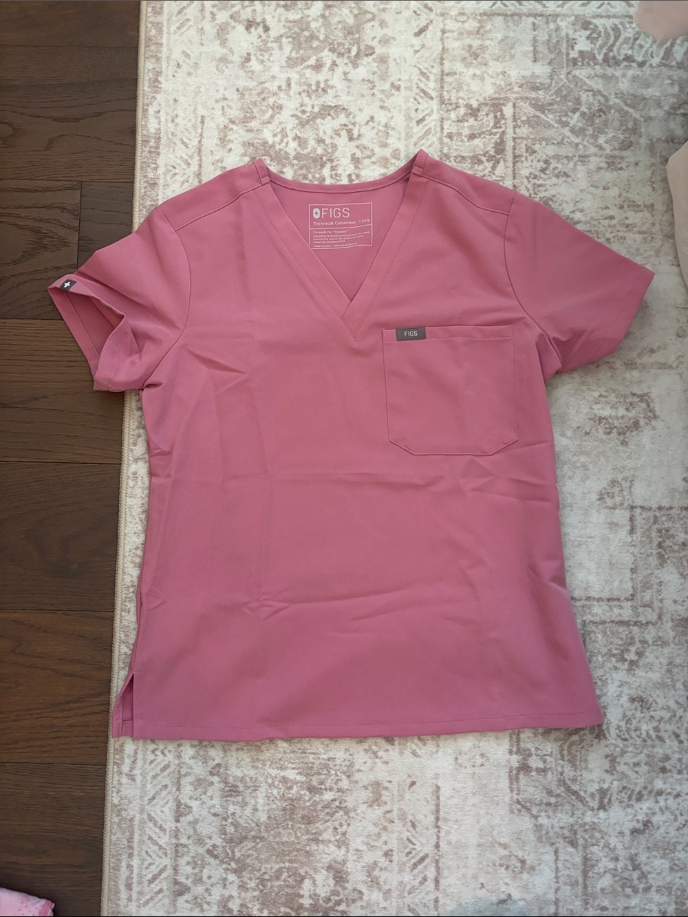 FIGS Pink Scrub Set w/ matching underscrub - Picture 4 of 4
